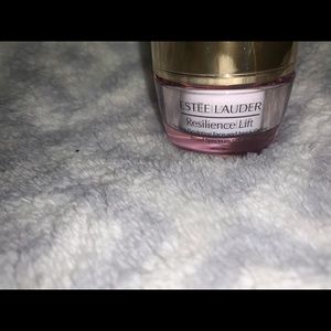 Estee Lauder resilience lift cream